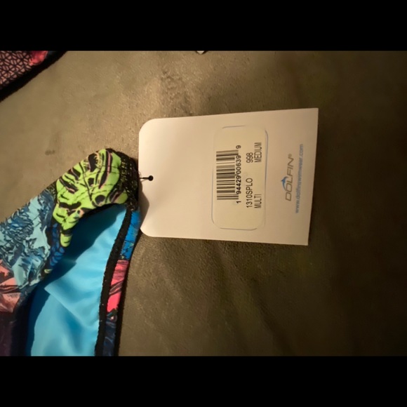 Bikini - Picture 2 of 3